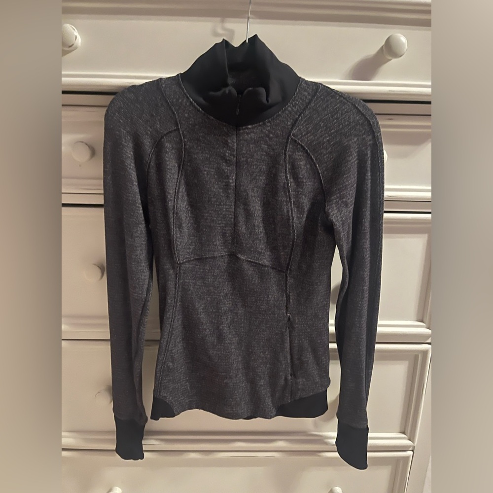 Lululemon Athletica Charcoal Long Sleeve Top